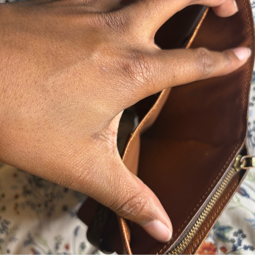 Louis Vuitton Mono Wallet - Picture 6 of 8